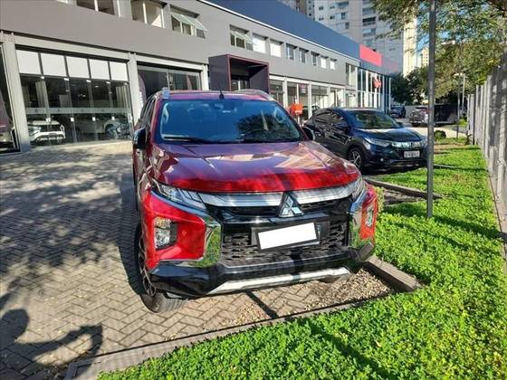MITSUBISHI L200 TRITON 2.4 16V TURBO DIESEL SPORT HPE-S CD 4P 4X4 AUTOMÁTICO MITSUBISHI L200 TRITON 2.4 16V TURBO DIESEL SPORT HPE-S CD 4P 4X4 AUTOMÁTICO